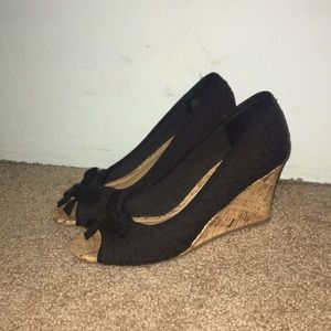 Black Wedges